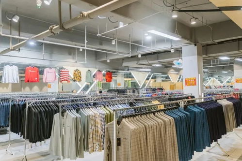 工廠特賣開倉 羊絨大衣、羽絨服、毛衣一站式購齊